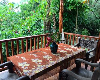 Stunning Artisan Home on Coffee Plantation with Exquisite View - Santa Elena - Balcony