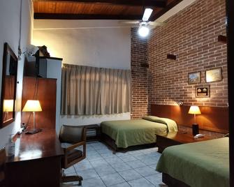 Dai Nonni Hotel - Guatemala-Stadt - Schlafzimmer