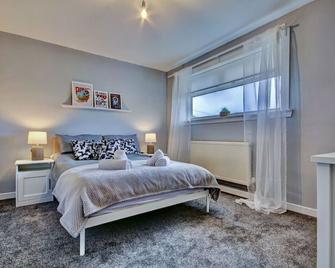 Ravenscroft - Coorie Doon - Irvine - Bedroom