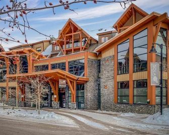 Solara 2br Retreat - Pool - Hot Tub & Resort Perks-113 - Canmore - Building