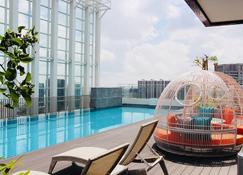 A Spacious Atmosphere Jb Suite Next To Komtar Jbcc - Johor Bahru - Pool