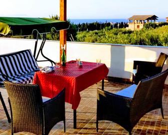 Country house flair with island views in Mongiove (Patti) - Patti - Balkon