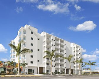 Mint House St. Petersburg - Downtown - St. Petersburg - Bina