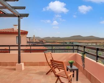Accommodation 'Casa Bonita Lajares 2' with Shared Pool, Private Terrace and Wi-Fi - Lajares - Balkon