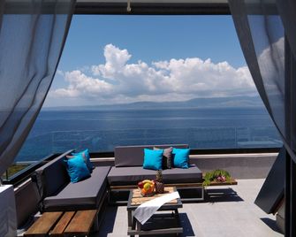 Mavi Panorama Villa - Чешме - Балкон