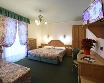 Hotel Barance - Alleghe - Bedroom