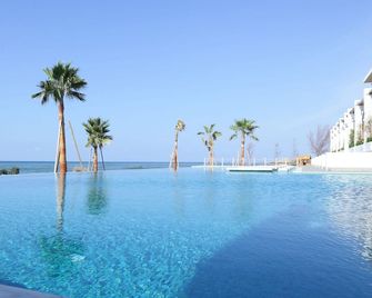 La Siesta Hotel & Beach Resort - Beirut - Pool