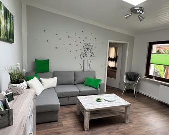 New !! Quiet Apartment In Fürstenberg / Havel (Bikes Incl., Wlan) - Fürstenberg/Havel - Wohnzimmer