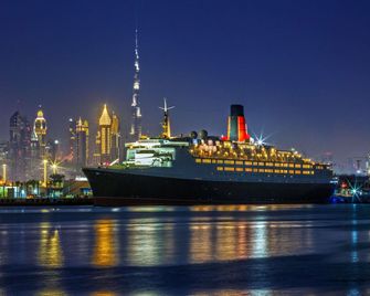 Queen Elizabeth 2 - Dubai - Gebäude