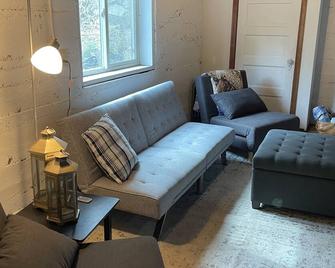 Lyman's Cabin, perfect get away! - Spirit Lake - Sala de estar