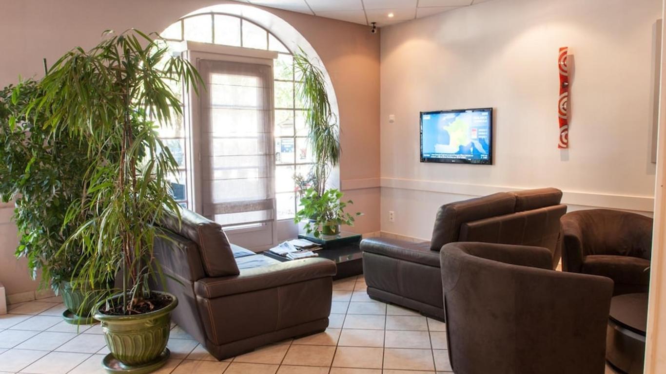 Logis Hotel du Parc-Restaurant - Le Rouget de Lisle