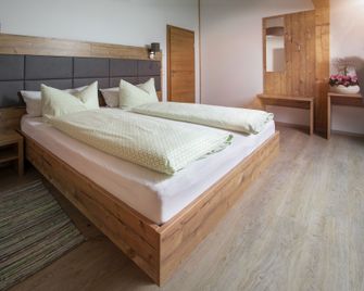 Pension Bernhardhof - Holzkirchen - Schlafzimmer