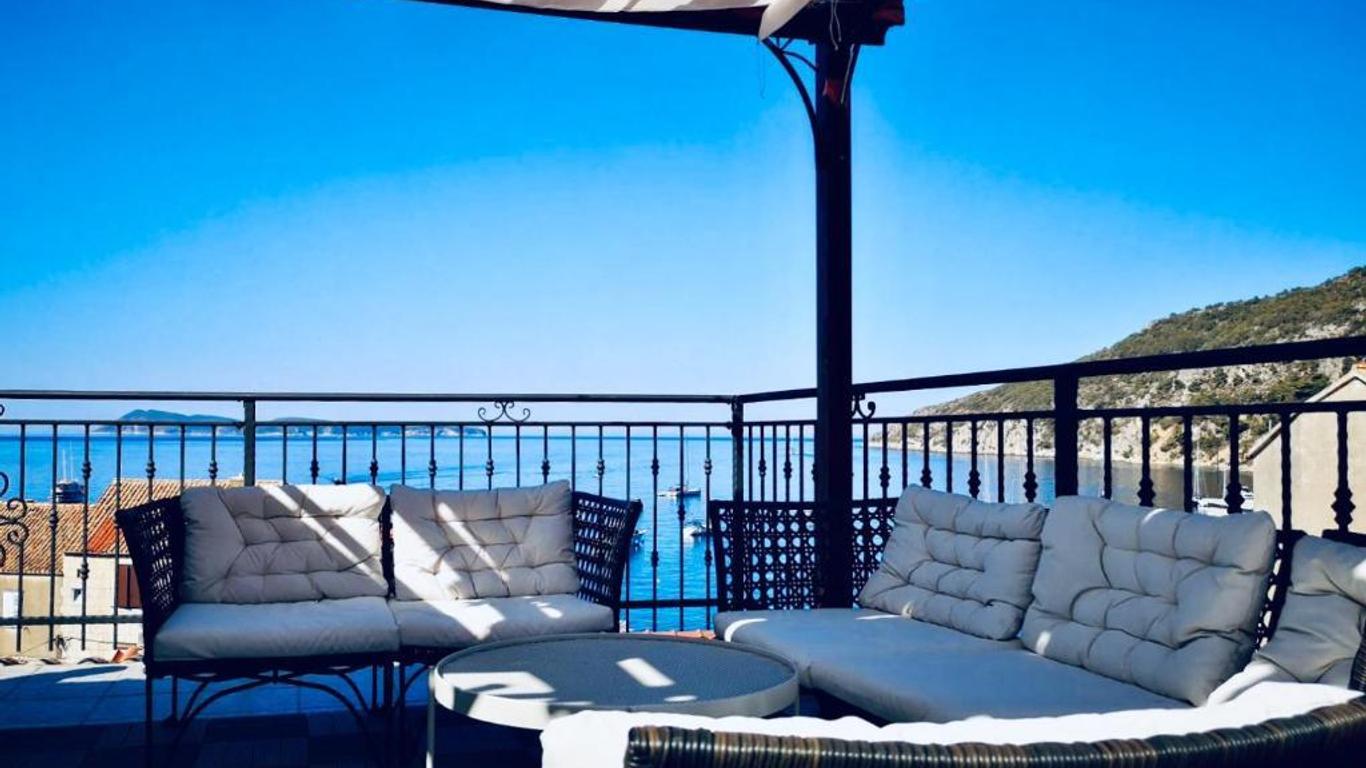 Komiza Provita Guesthouse