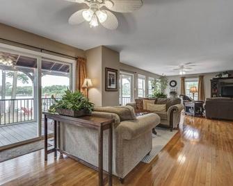 Waterfront Getaway In Kilmarnockva With Tesla Charger - Kilmarnock - Sala de estar