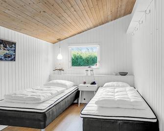 Awesome home in Jerup with WiFi - Jerup - Bedroom