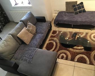 Comfortable house in Faverges 74210 - Faverges-Seythenex - Wohnzimmer