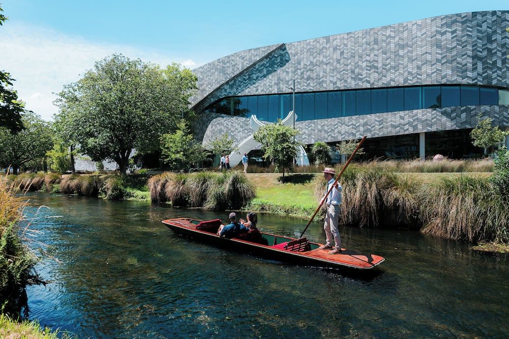 Ramada Suites by Wyndham Christchurch City - Christchurch