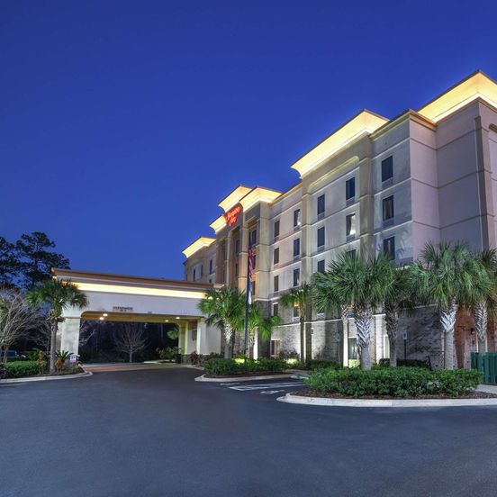 Building view of Hampton Inn Jacksonville East Regency Square