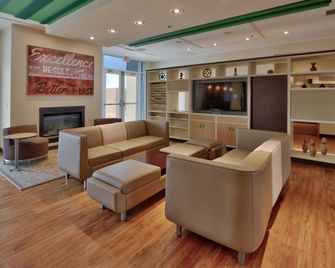 هوليداي إن روزوي باي آيتش جي - روزويل - غرفة معيشة