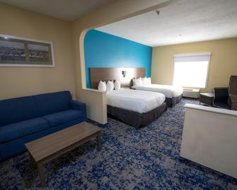 Quality Inn & Suites - Monroeville - Schlafzimmer
