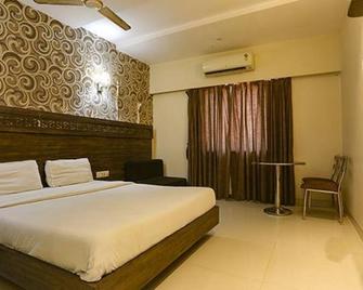 Fabhotel Shivani Residency - Mira Road - Thane - Ložnice