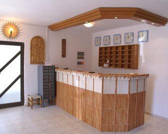 Family Hotel Saint Peter - Святий Константин і Єлена - Рецепція