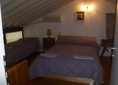 Holiday apartment Lovere for 1 - 6 persons with 1 bedroom - Holiday house - Lovere - Schlafzimmer