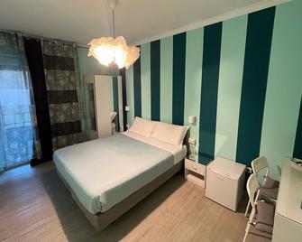 F.Rooms Napoli - Naples - Bedroom