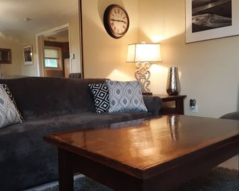 Quiet Barn Loft at Rock'n'Rose - Morganton - Soggiorno