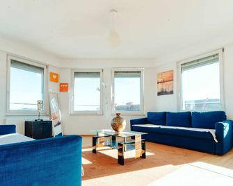 Lilian´s Top Panorama Apartment Das Apartment liegt im Zentrum von Graz - Graz - Pokój dzienny