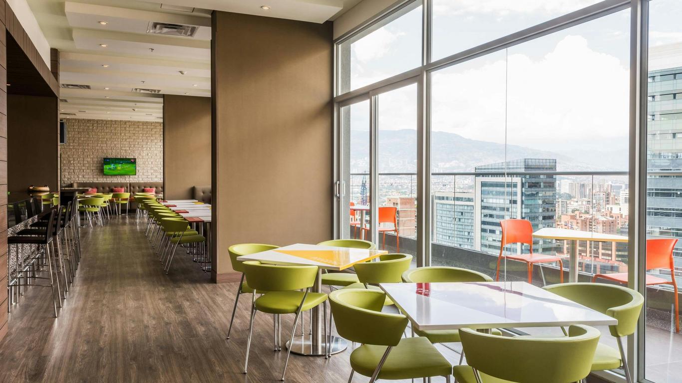 Hampton by Hilton Medellin