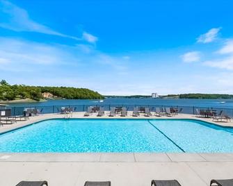 Full Moon Condo - Lake Ozark - Pool