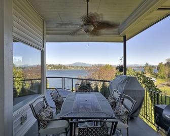 Endless Views @ This Elegant 5 Lake Stevens Home - Lake Stevens - Balcón