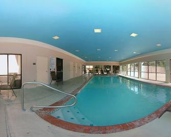 Quality Inn & Suites - Lafayette - Pool