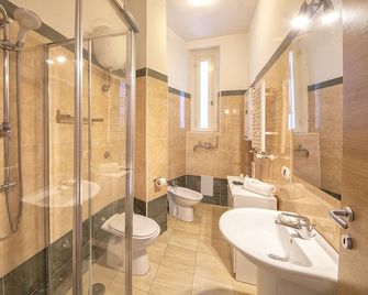 Be Italian Flat Duomo 319 - Nápoles - Baño