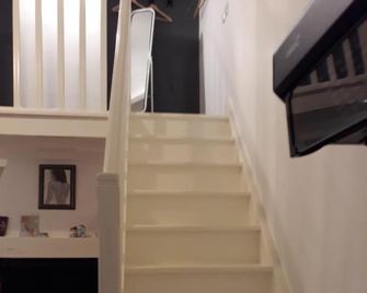 Studio Independent - Margaux-Cantenac - Trappen