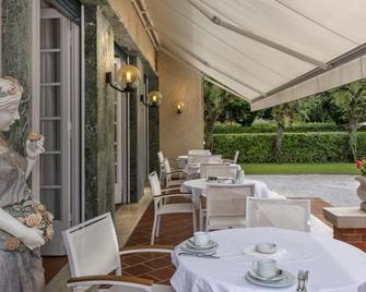 Hotel Villa Edera - Pietrasanta - Патіо