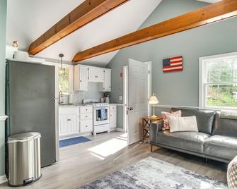 Waterfront Cape Cod Cottage On Peters Po - Mashpee - Kuchnia