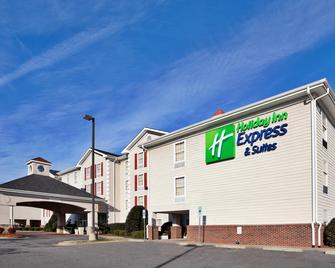 Holiday Inn Express & Suites Conover (Hickory Area) - Conover - Building