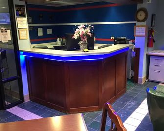 Nation's Inn - West Jefferson - Front desk
