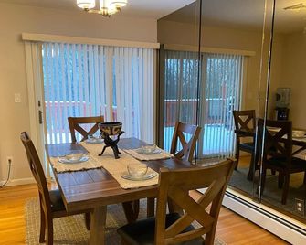 Amazing Home Near West Point, Shopping, Skiing and Legoland - Monroe - غرفة طعام