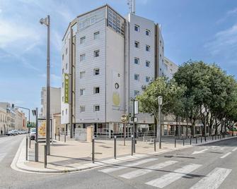 B&B HOTEL Nîmes Centre Arènes - Nîmes - Gebäude