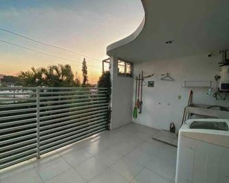 The King's Comfort Flowers - Culiacán - Balcony