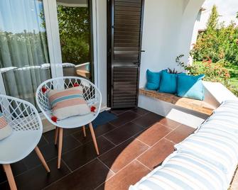 2 Bed Ground Floor Apartment - Albufeira - Balcón