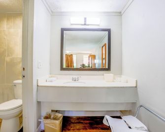Cozy Garden Inn By OYO Hwy 40 Richmond - Richmond