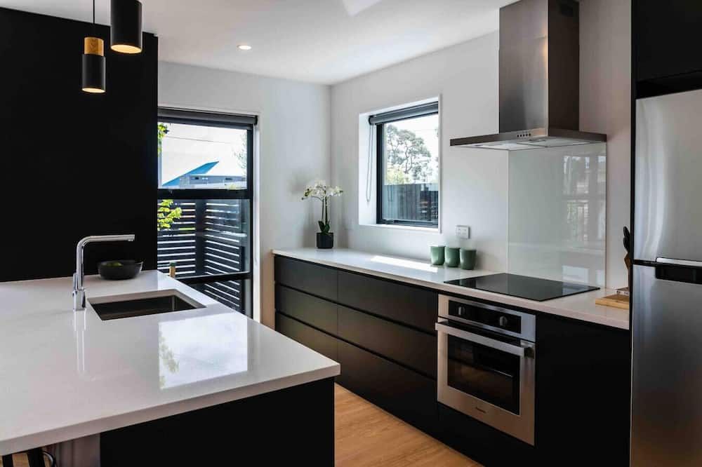 New State Of The Art Sunny Warm free Park - כרייסטצ'רץ' - מטבח