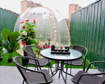 Yazhuo Garden Hotel (Warm Spring Walmart Shopping Plaza Branch) - Xianning - Bedroom