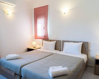 Elarchon Villa with 6 Bedrooms & Private Pool& Gym-Playroom - Rétino - Habitación