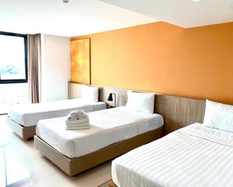 Abizz Hotel Lampang Airport - Lampang - Soveværelse