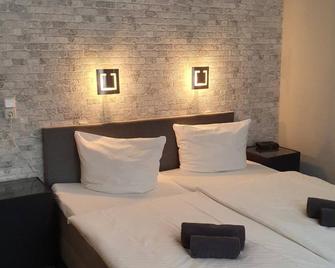 Alte Schlosskurve Hotel & Restaurant - Bad Arolsen - Bedroom